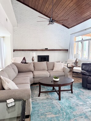 Unclassified image, 3 of 37, button