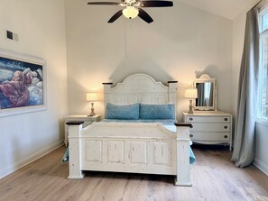 5 chambres, fer et planche à repasser, Wi-Fi, draps fournis