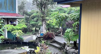 Nene Cottage on Pali'uli Estate by an active Volcano