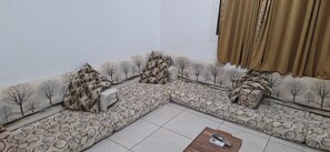 Interni