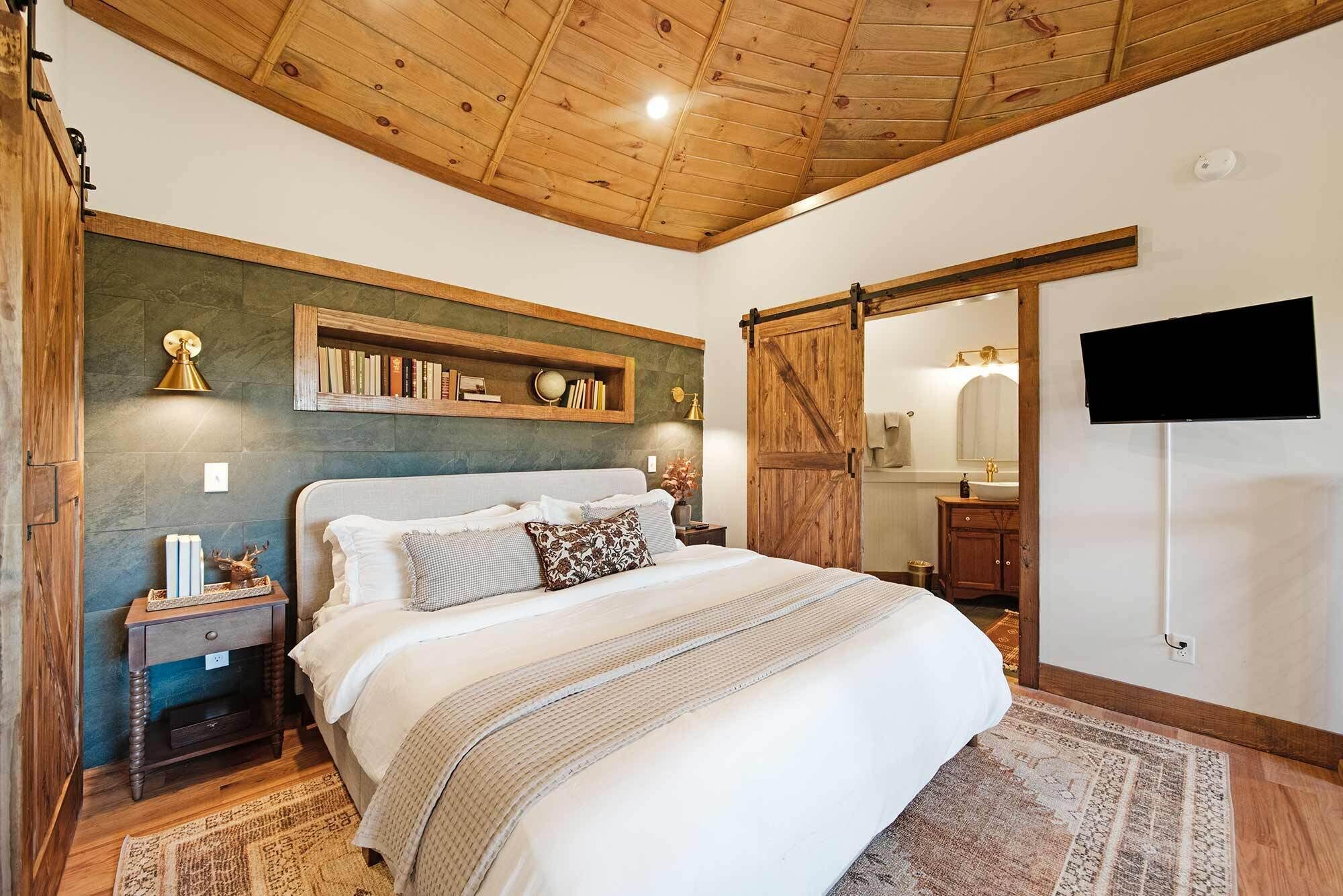 6 bedrooms, free WiFi, bed sheets