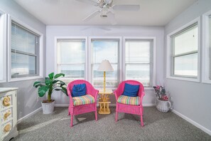 Interior - Griffith's Quay - Oceanfront home with Wifi and much more! (Holden Beach)