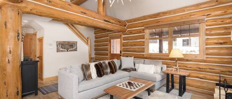 TV connectée, cheminée