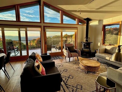 Breezy Hill with "Breathtaking Views!"