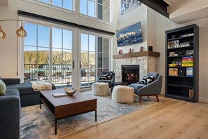 Smart TV, fireplace, music library, video library - Downtown WP Loft 215 I Private Hot Tub I Great Views I Discounted Attractions (Winter Park)