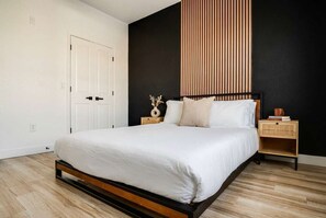 2 室のベッドルーム、アイロン / アイロン台、WiFi、ベッドシーツ