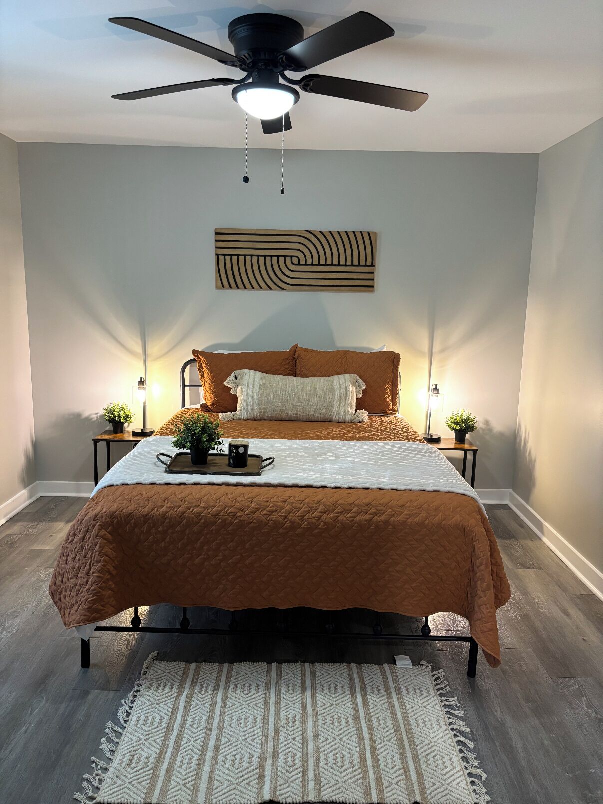 3 bedrooms, iron/ironing board, internet, bed sheets