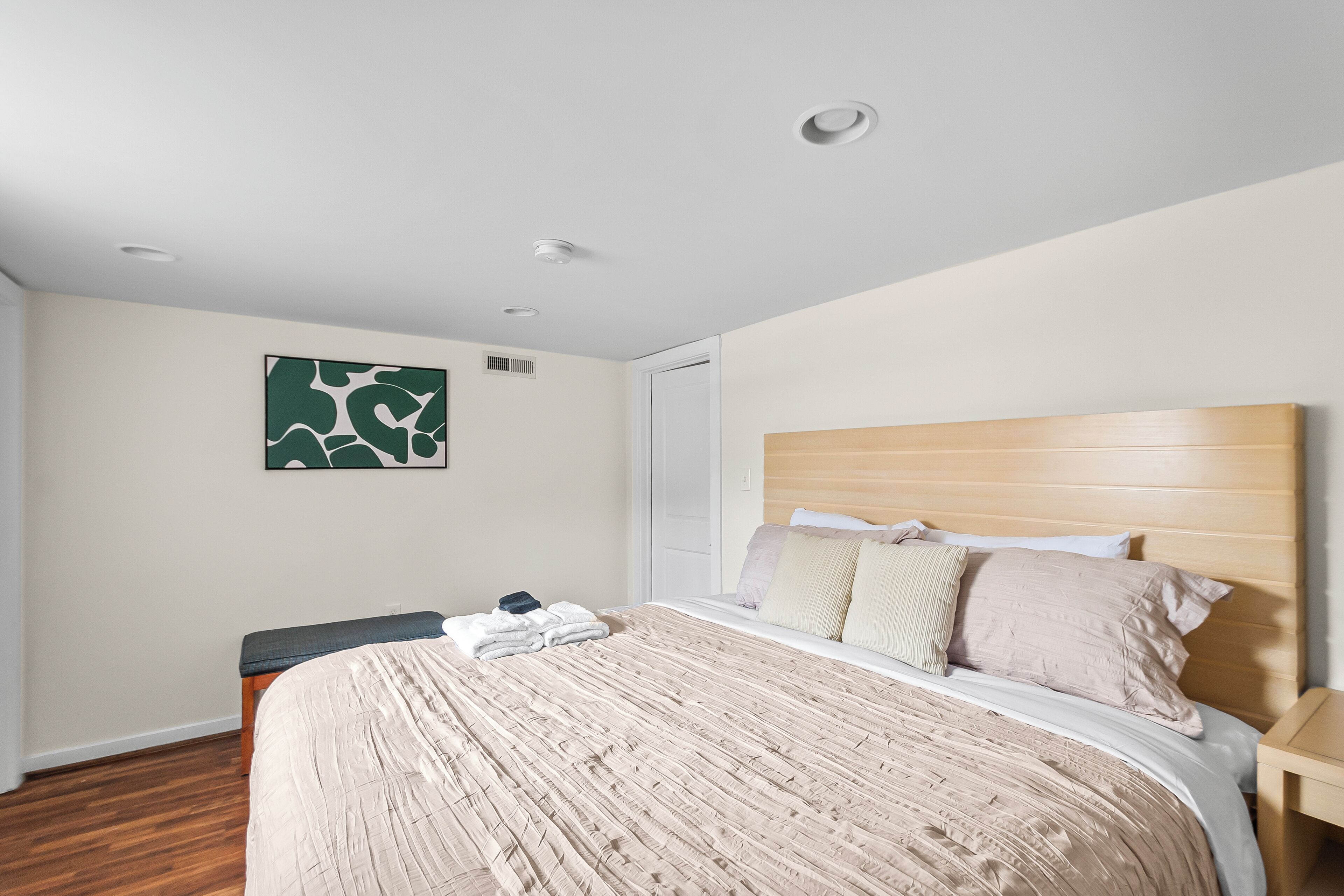 2 chambres, fer et planche à repasser, accès au Wi-Fi (inclus)