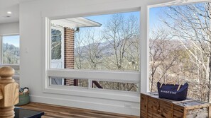 House (5 Bedrooms) | Interior - Summit Ember by Avantstay Scenic Mountain Home + Hot Tub + Firepit + Game Tables (Waynesville)