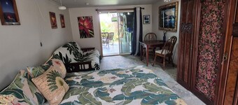 Volcano gem...cozy getaway close to volcano and hilo's best beaches