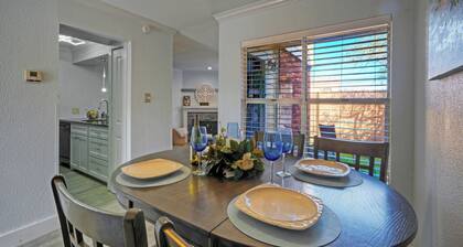 Seaside Haven by Avantstay Beautiful Condo + Communal Pool + Near North Padre Island and Whitecap Beach