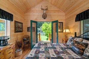 4 habitaciones, tabla de planchar con plancha, wifi y ropa de cama 