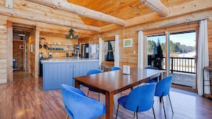 Dining - The Cabin at Birdseye Hollow - Country Retreat Near Hammondsport (Hammondsport)