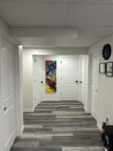 Cozy and Charming private 2 bedroom basement suite. Easy access to highway