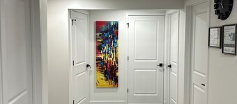 Cozy and Charming private 2 bedroom basement suite. Easy access to highway