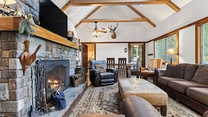 House (4 Bedrooms) | Interior - Holiday Lake Cabin by Avantstay Large Deck + Cozy Fireplace + Near Arrowhead Village (Lake Arrowhead)