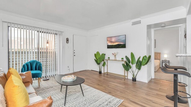 Unclassified image, 1 of 34, button - Bright 2BR 2BA King Ensuite w/ Private Patio (Houston)