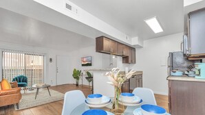 Unclassified image, 5 of 34, button - Bright 2BR 2BA King Ensuite w/ Private Patio (Houston)