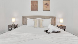 Unclassified image, 3 of 34, button - Bright 2BR 2BA King Ensuite w/ Private Patio (Houston)