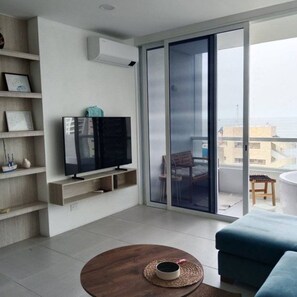 TV - Ocean Front Hotel Suite with Private Jacuzzi- Pozos Colorados, Santa Marta (Santa Marta)