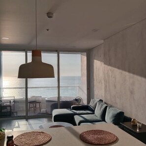 TV - Ocean Front Hotel Suite with Private Jacuzzi- Pozos Colorados, Santa Marta (Santa Marta)