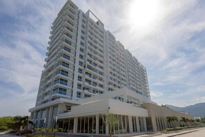 Exterior - Ocean Front Hotel Suite with Private Jacuzzi- Pozos Colorados, Santa Marta (Santa Marta)