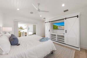 5 bedrooms, iron/ironing board, free WiFi, bed sheets - White Sands:Ultra Luxury Estate Beach Block, Gulf & Bay Views by  Anna Maria Life Vacation Rentals (Anna Maria)