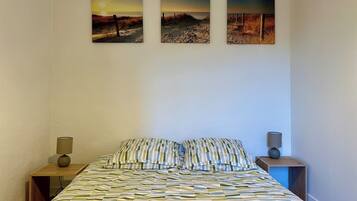 Fer et planche à repasser, Wi-Fi, draps fournis