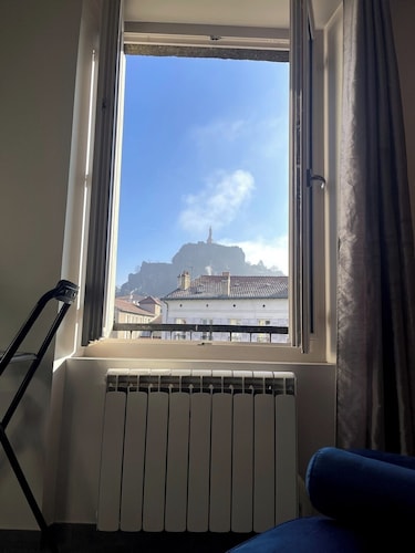 Cosy duplex in Carnot.