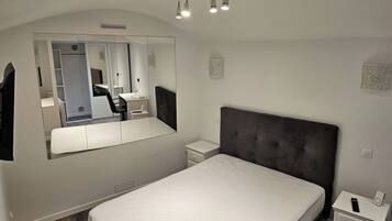 1 habitación, wifi y ropa de cama