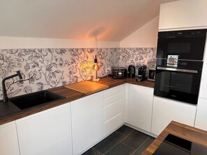 Fridge, microwave, oven, coffee/tea maker - Le rocher des Costes (Le Puy)