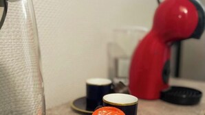 Kaffee und/oder Kaffeemaschine