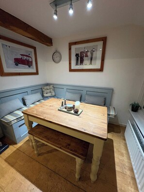 Dining - Historic 3-Bed Cottage with Garden in Hursley (Hursley, Winchester)
