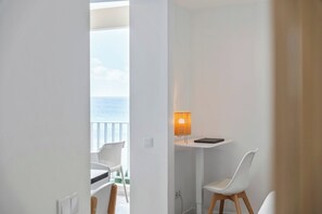 Interior - Step To The Sea 5, by Pausa Holiday Rentals (Funchal)