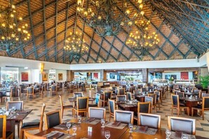 Dining - Dreams La Romana All Inclusive Resort & Spa (San Rafael del Yuma)