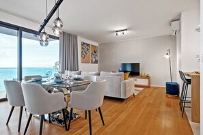 Dining - Ajuda I - Penthouse by Pausa Holiday Rentals (Funchal)