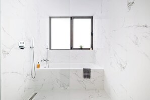 Hair dryer, towels - Ajuda I - Penthouse by Pausa Holiday Rentals (Funchal)