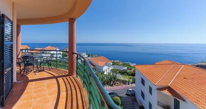 Alegria Apartment, by Pausa Holiday Rentals