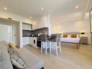 1 bedroom, iron/ironing board, free WiFi, bed sheets - Step To The Sea 4, by Pausa Holiday Rentals (Funchal)