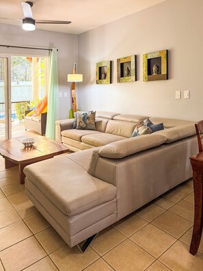 Smart TV, computer monitors