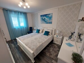 2 bedrooms, in-room safe, desk, iron/ironing board - Villa Madlen - Deluxe Poolside Apartment (Opatija)