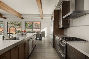 Fridge, microwave, oven, stovetop - `26 New Build | Luxury Pool, Spa, View Decks (Sedona)