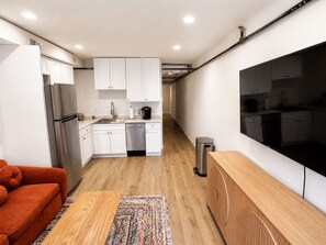 Interior - The Retro Retreat 3rd Floor Main Street Apartment (Saint Charles)