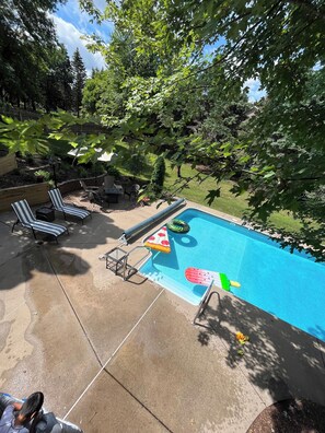 Outdoor pool - Royal Oaks Retreat w/ Keyless Entry & Pool Access (Shoreview)