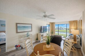 Interior - Salty Soul condo - completely updated, near beach, convention, dining (Panama City Beach)