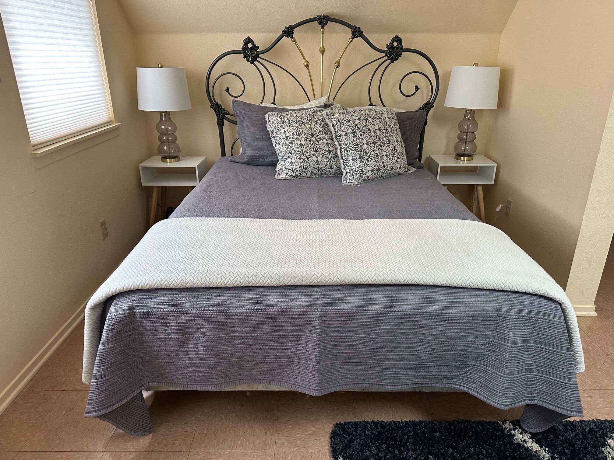 1 bedroom, internet, bed sheets