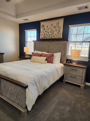 2 habitaciones, tabla de planchar con plancha, wifi y ropa de cama 