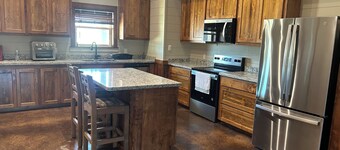 NEW HOME WITH POOL AND SLEEPS UP TO 28