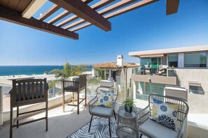 Terrace/patio - Ocean View Townhome | FIFA World Cup 2026 Stay (Manhattan Beach)