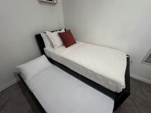 3 bedrooms, in-room safe, iron/ironing board, travel crib